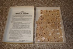 Official Scrabble Brand Anagrams Game. 100% Complete. Copyright 1962
