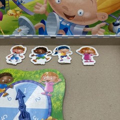 Hasbro Chutes and Ladders Board Game – HGA4756