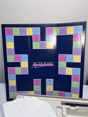 VINTAGE Pictionary Updated for the 90s COMPLETE 1993 Classic Drawing Board Game