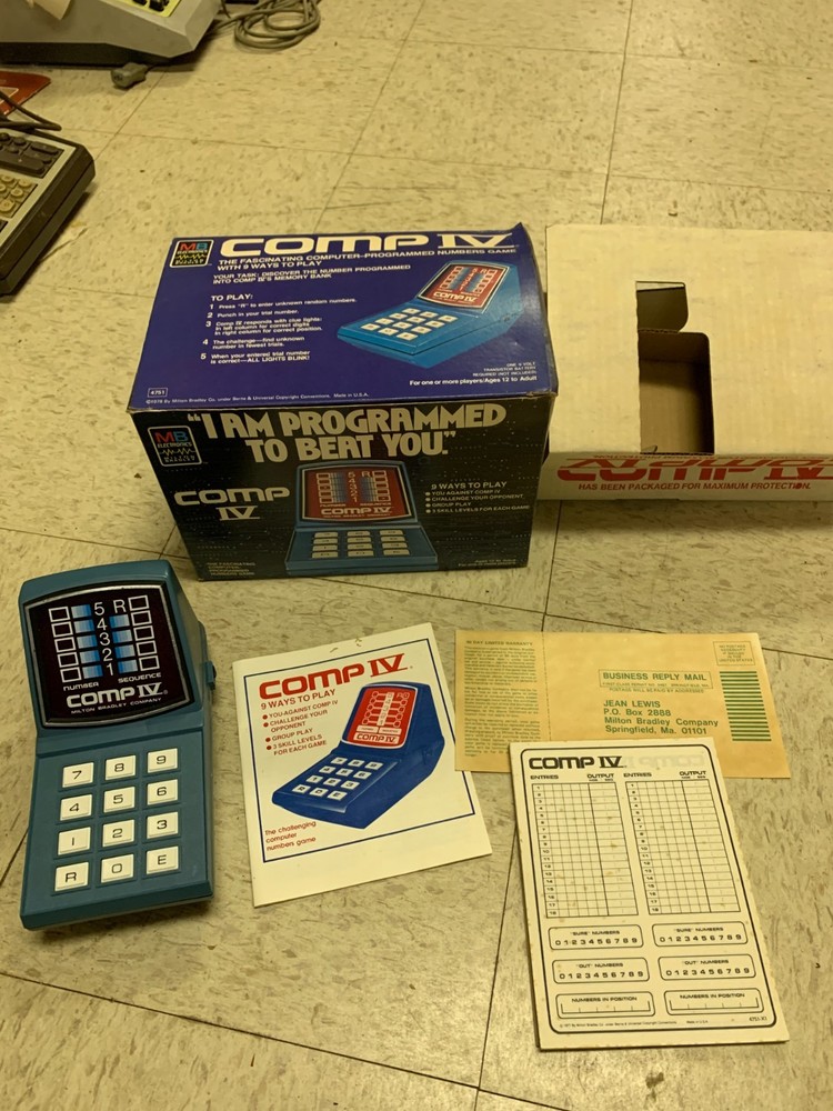 Vintage 1977 Milton Bradley Comp IV – Complete In Box Clean Unfaded WORKS