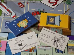 The SIMPSONS MONOPOLY Board Game For Parts or Play 2001