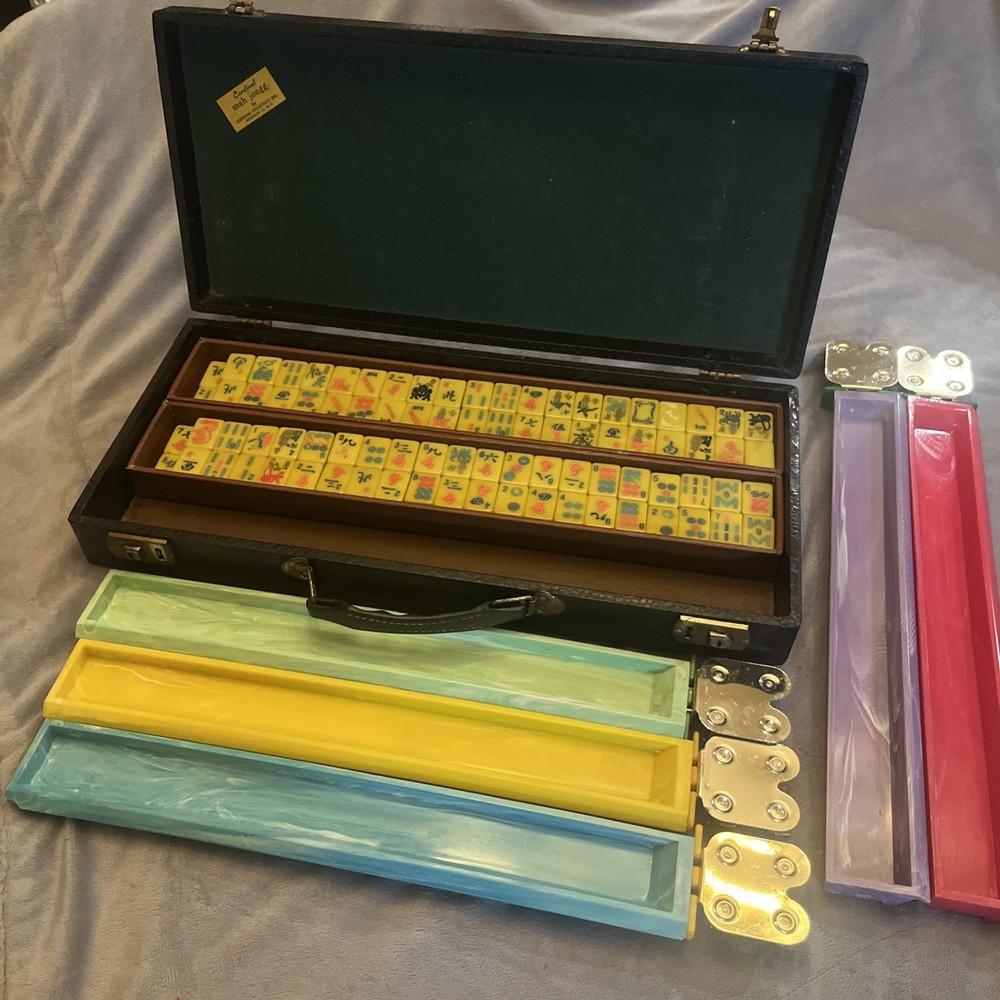 Vintage Butterscotch Bakelite Cardinal Mahjong Set 164 Tiles 5 Trays Alligator