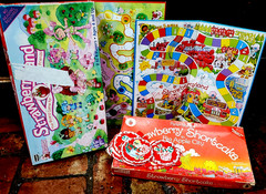 Strawberry Shortcake 2 Games Big Apple City/StrawberryLand /5 Cloth ornies flat