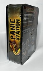New PANIC STATION/Metal Tin/4-6 Players/Sci-Fi/Ages 10+/Stonghold Games