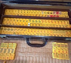 Vintage Mah Jongg Set Tiles Racks Brown Case