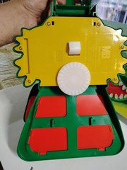 Vintage 1993 Milton Bradley Gator Golf Game Tested Works- 2 Clubs ,1 Ball