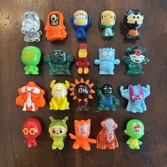 Lot of 20 Series 2 EVOLUTION Gogos Crazy Bones gogo’s