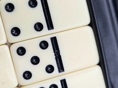 Vintage Double Six Dominoes Set of 28 Travel Size Black Vinyl Case Instructions