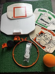 DP Shot Buster 1987 Vintage Mini Indoor Basketball Set ‘Dunkin’ Dinosaur’