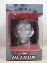Yahtzee Marvel Avengers Age of Ultron Collector’s Edition Brand New Sealed.