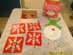 VINTAGE STRAWBERRY SHORTCAKE BERRY-GO-ROUND GAME