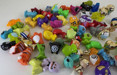 Gogo’s Crazy Bones Lot of 71 Figurine Toys Miniatures Mixed Series 12 Gold