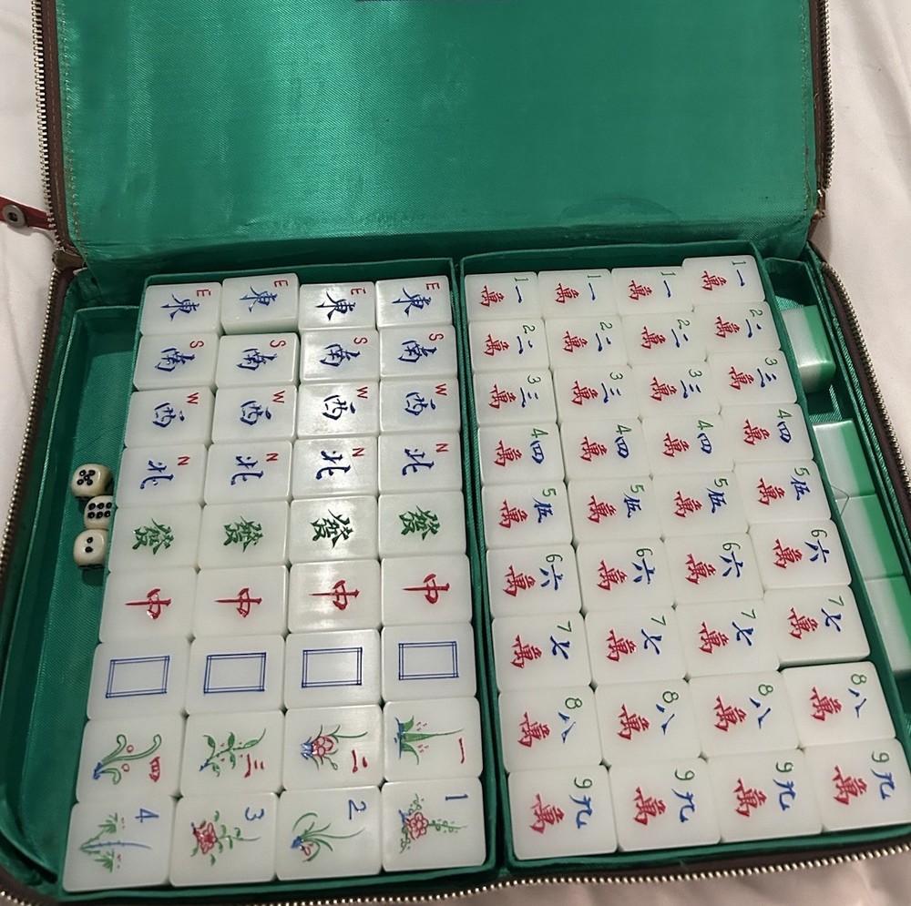 Vintage 1940s – 1950’s Hand Carved Mahjong Set