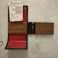 Vintage Portable Cribbage Travel Game Set Wooden Board & Pegs Black Case Red