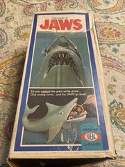 JAWS VINTAGE GAME 1975 IDEAL SHARK AND BOX WITH INCOMPLETE PARTS