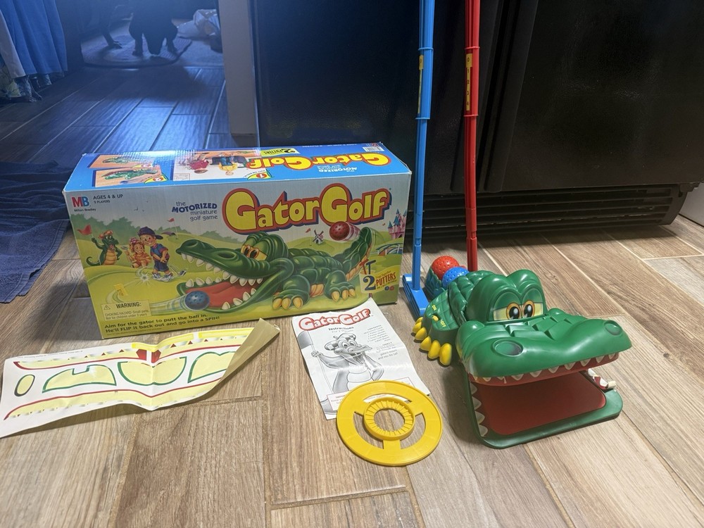 Vintage 1993 Milton Bradley Gator Golf Game Tested Works 2 Clubs 2 Balls + Instr