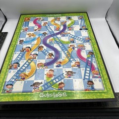 Hasbro Chutes and Ladders Board Game – HGA4756