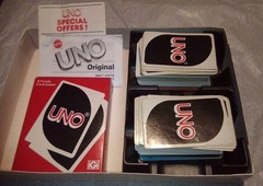 Deluxe UNO game – 1978 edition 90% complete w/box missing ( -7 cards )