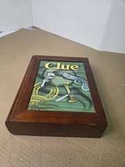 CLUE Vintage Game Collection Wooden Bookshelf Edition (Pieces/Board Sealed) NEW
