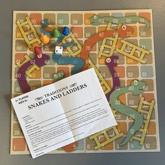 Traditions Snakes And Ladders Game by Cardinal – Preowned – Complete – Nice!