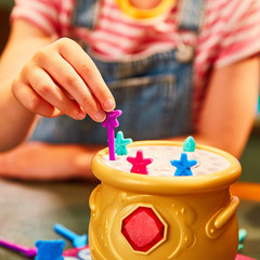 Toys Magic Mixies Potion Game, Place the Magic Ingredients into the Cauldron and