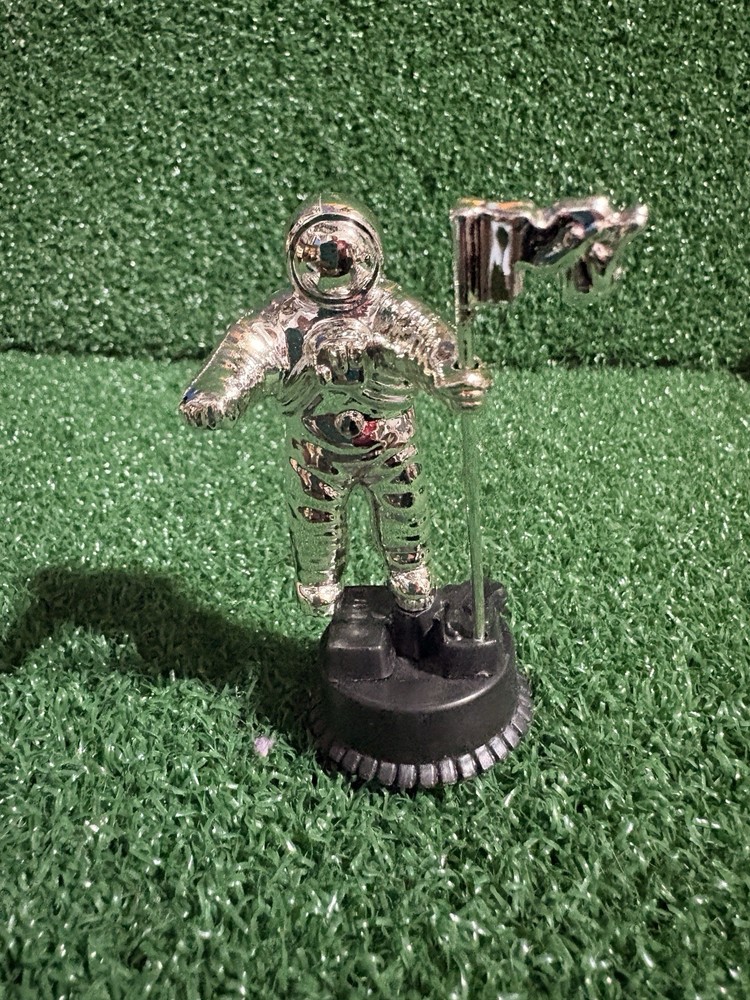 Cardinal MTV Music Trivia Board Game 1999 Moonman Astronaut Figure Token