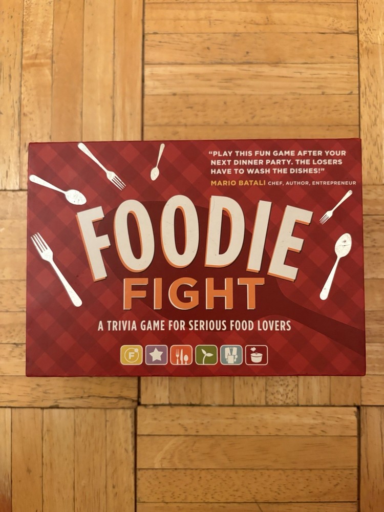 Chronicle Books Foodie Fight Trivia Game Food Theme 1000+ Qs Ages 12+ COMPLETE
