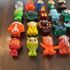 Lot of 20 Series 2 EVOLUTION Gogos Crazy Bones gogo’s