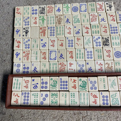 Vintage Mahjong Set 159 Wood Tiles 5 Plastic Racks Chips Hands Sheets Case