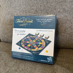 Trivial Pursuit: Classic Edition Trivia Game Ages 16+ Complete Factory Sealed