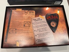 STRANGER THINGS OUIJA BOARD (2017) HASBRO, NETFLIX