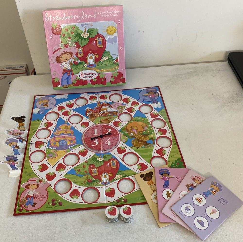 Strawberryland – A Berry Sweet Game Strawberry Shortcake Vintage Complete 2003