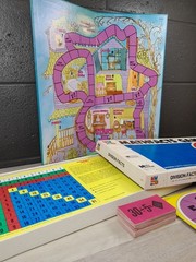1985 Media Materials MATHFACTS GAMES Self-Check Division Facts Rare