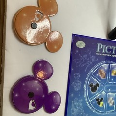 PICTOPIA Disney Edition Picture Trivia Betting Bluffing Family Board Game