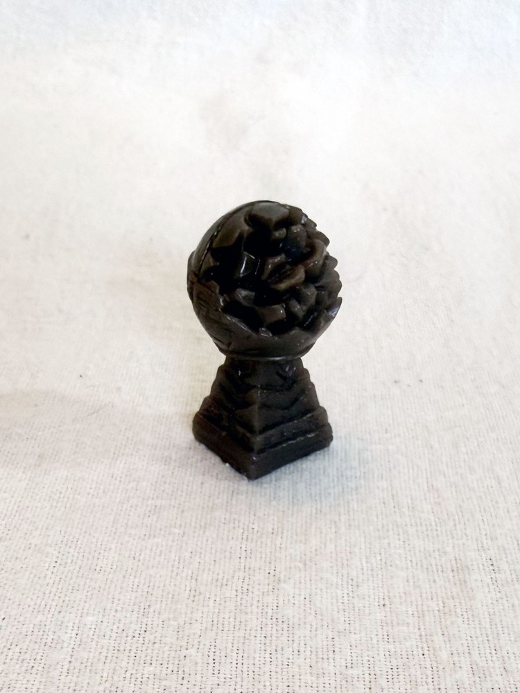 2010 FORBIDDEN ISLAND Replacement Parts: EARTH STONE Treasure Figurine EUC