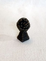 2010 FORBIDDEN ISLAND Replacement Parts: EARTH STONE Treasure Figurine EUC