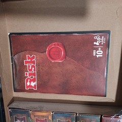 RISK Game of Strategic Conquest Board Game 2015 Edition Complete Unused Worn Box