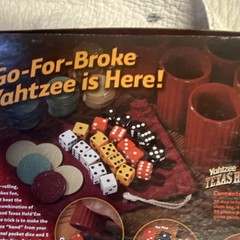 Hasbro Yahtzee Texas Hold’Em Poker Dice Game Complete Set w/ Chips & Bag