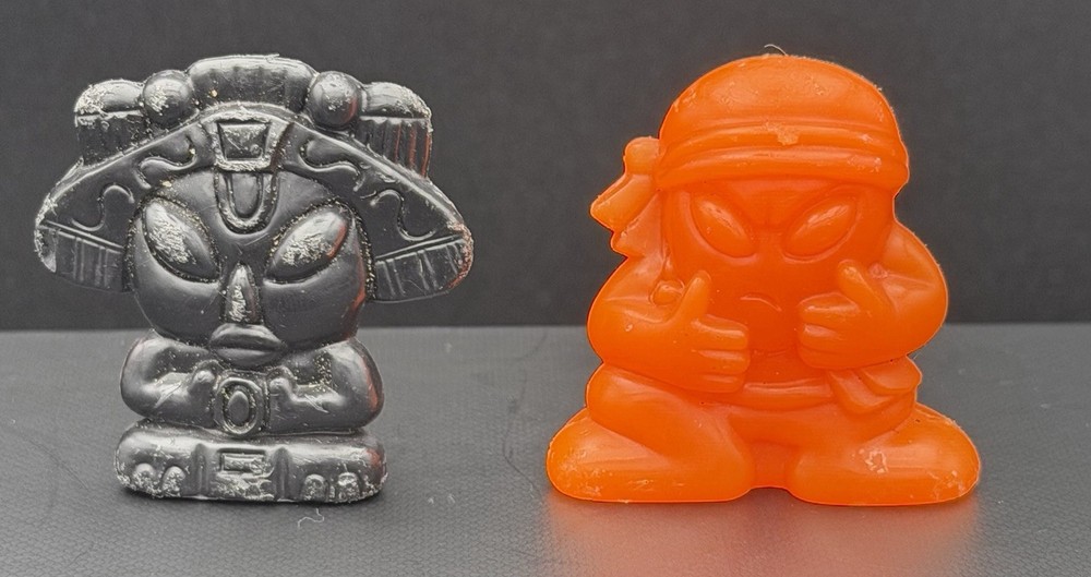 GoGo’s Crazy Bones MACRO Aliens Magic Box Bundle Unpainted Damaged