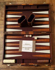 EXCELLENT Vintage Backgammon Leatherette Folding Board Case Complete Tournament