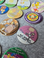 The Simpsons Pickers Lot Of 102 Pogs Tazos Magic Box 2005 Espanol / Ingles