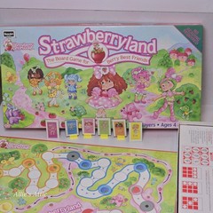Vintage Strawberry Shortcake Strawberryland Family Board Game Toy COMPLETE 4+