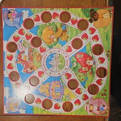 Strawberry Shortcake Strawberryland A Berry Sweet Game RoseArt 2003
