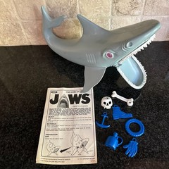 Vtg Jaws 1975 Game by Ideal Toy – Shark, Manual, 7 Pieces Universal Movie Retro*