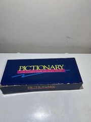VINTAGE Pictionary Updated for the 90s COMPLETE 1993 Classic Drawing Board Game
