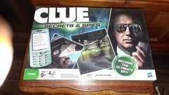 2009 VTGE. HASBRO CLUE SECRETS & SPIES GAME NEW SEALED Espionage Secret Agents