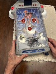 Spider-Man 2 Tabletop Pinball from MGA Entertainment (2004) *Read*