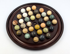 1994 Bombay Company 13.5” Marble Solitaire Wooden Game Board 36 Stone Marbles