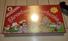 Parker Brothers Strawberry Shortcake Housewarming Surprise, Ages 4-8, 2-4P