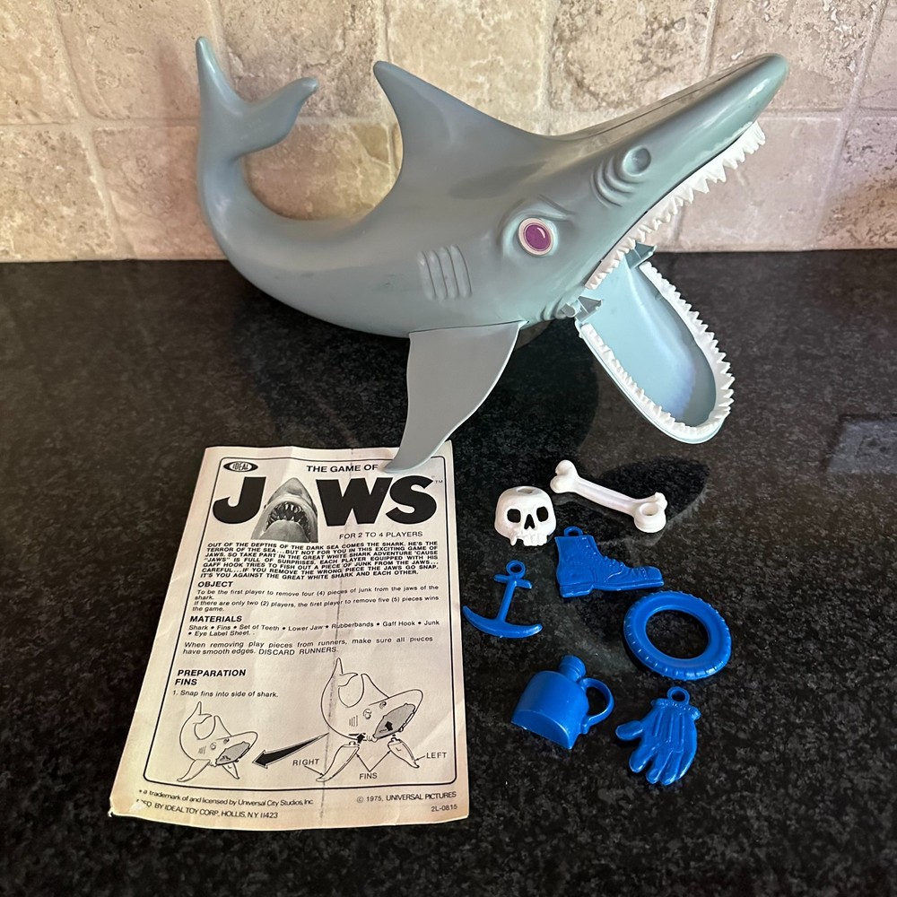 Vtg Jaws 1975 Game by Ideal Toy – Shark, Manual, 7 Pieces Universal Movie Retro*